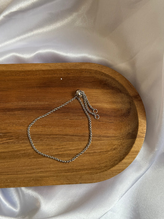 Adjustable silver bracelet